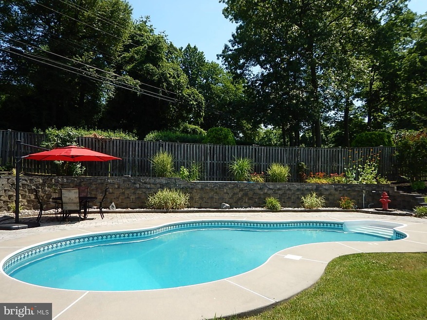 4906 Tartan Hill Rd, Perry Hall, MD 21128 - photo 1