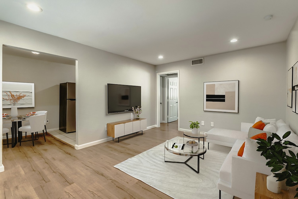 4618 Reiger Ave unit 211, Dallas, TX 75246 - photo 1