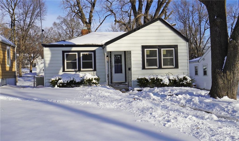 1107 66th St, Windsor Heights, IA 50324 - photo 1