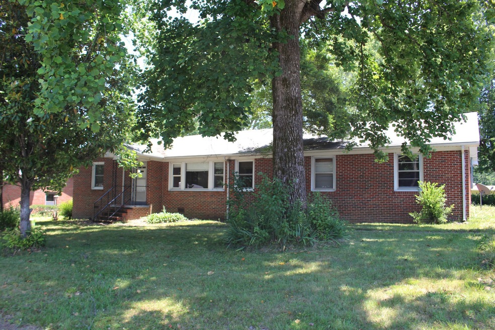 517 Mckellar Dr, Manchester, TN 37355 - photo 1