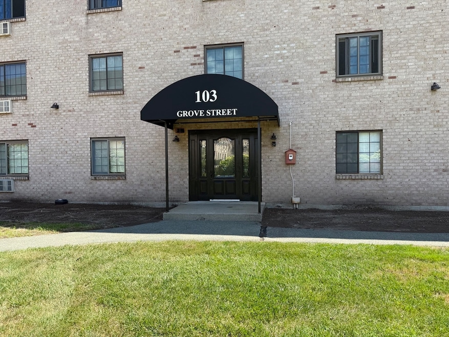 103 Grove St unit 331, Rockland, MA 02370 - photo 1