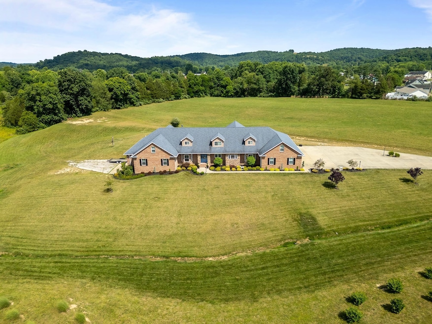 For Sale $949,900 • Co-Listing Agent