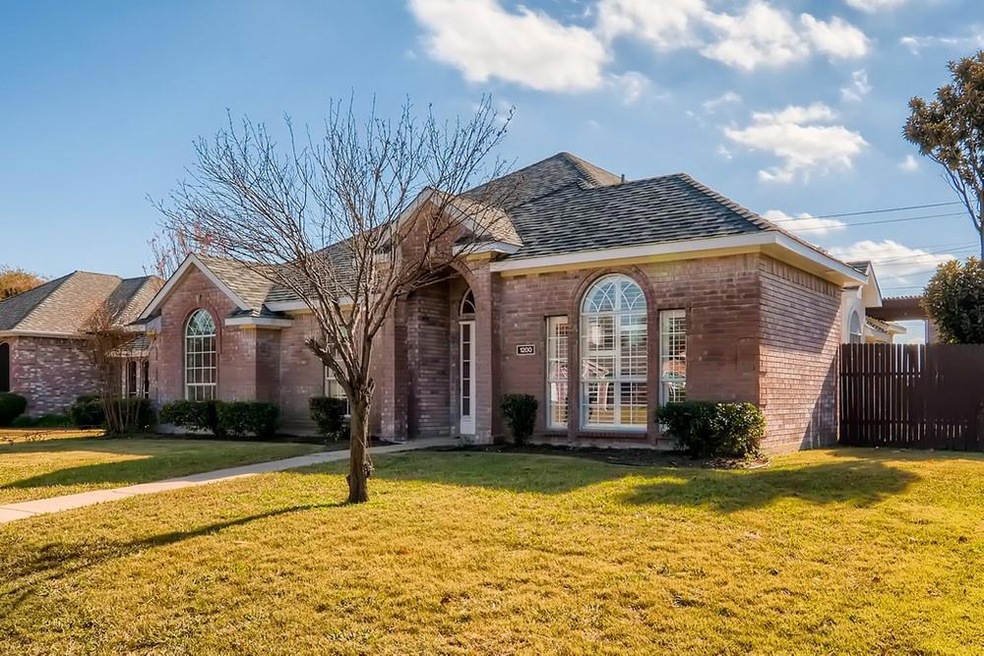 1200 Old Knoll Dr, Wylie, TX 75098 - photo 1