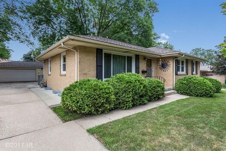 4122 39th Place, Des Moines, IA 50310 - photo 1