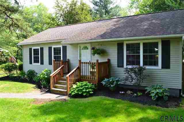 19 Oriole Ct, Saratoga Springs, NY 12866 - photo 1