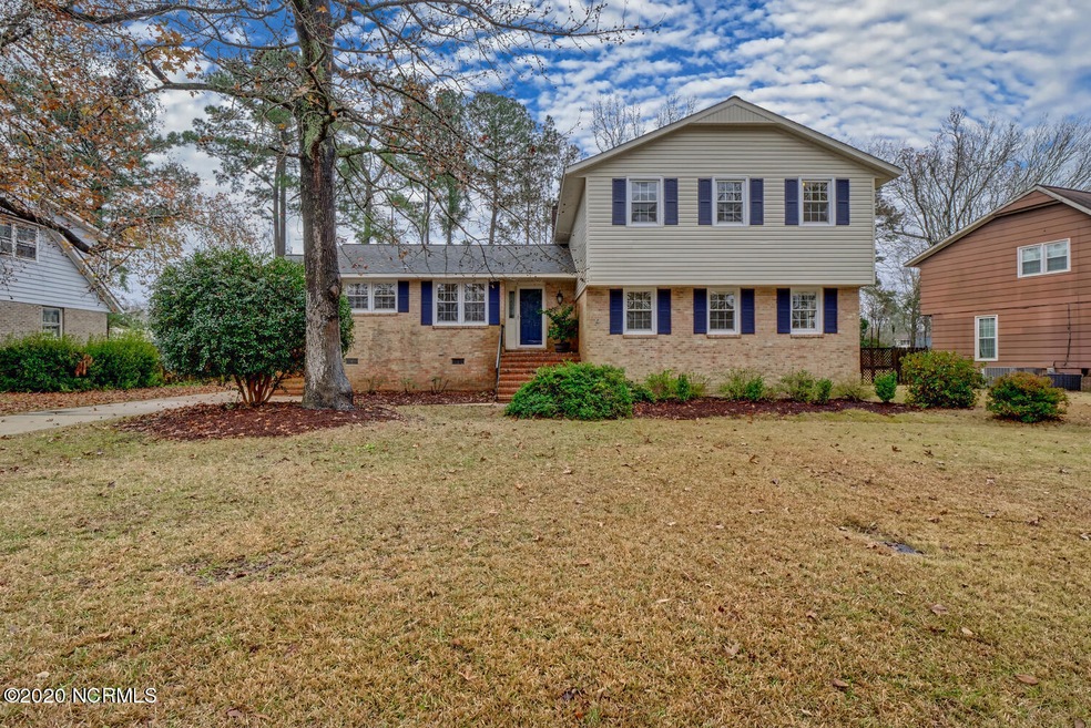 1406 Clifton Rd, Jacksonville, NC 28540 - photo 1