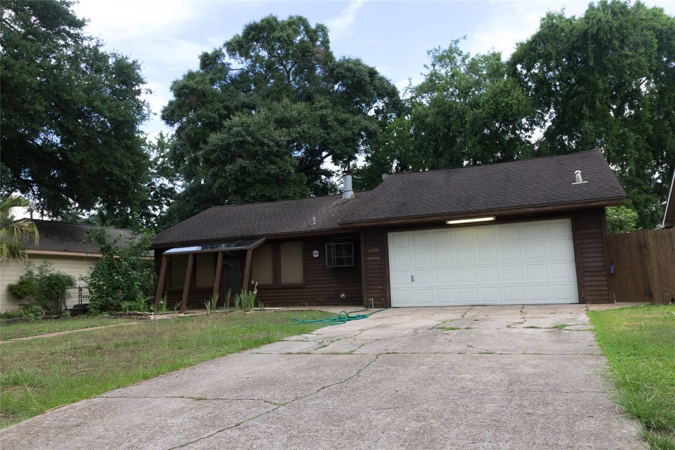 1333 Cheshire Ln, Houston, TX 77018 - photo 1