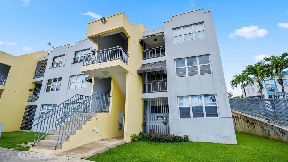 945 945 unit C-204, Carolina, PR 00987 - photo 1