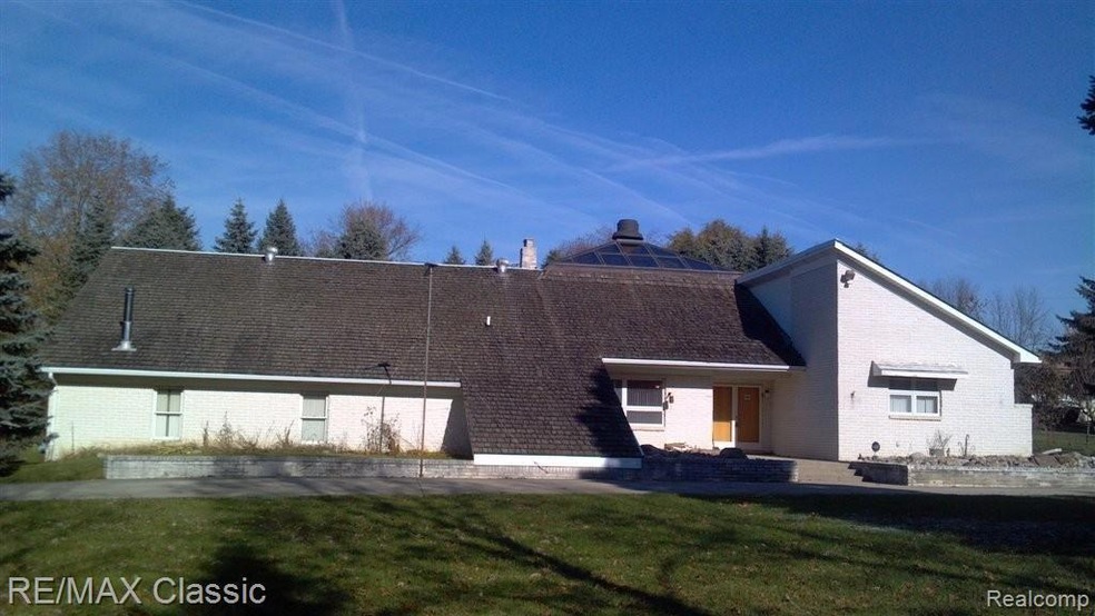 6986 Rattalee Lake Road