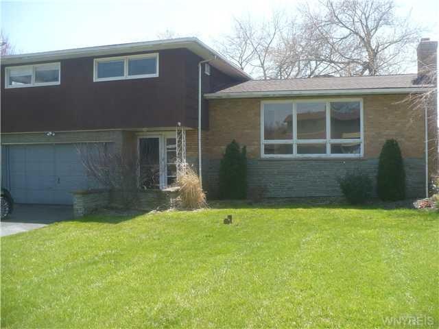 Exterior Front. Located in a quiet cul-de-sac.
