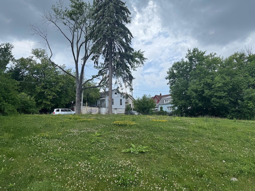 2521-31 N Holton - 2