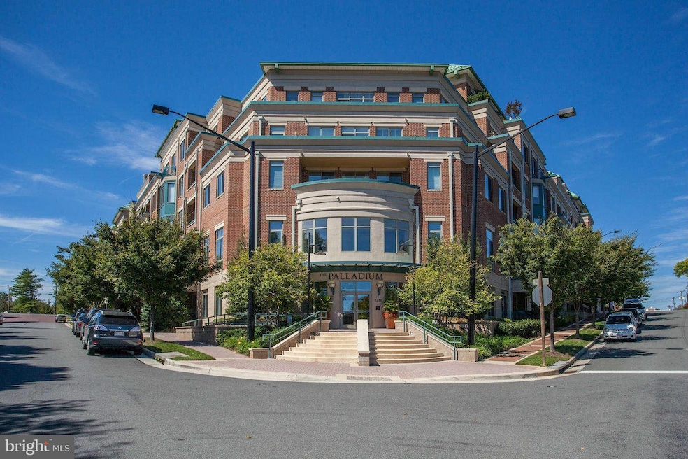 The Palladium at McLean unit G04-4, McLean, VA 22101 - photo 1