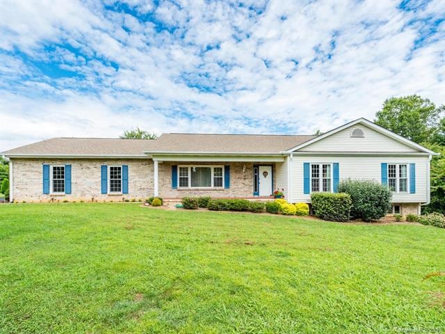 285 Tillman Dr, Hendersonville, NC 28792 - photo 1