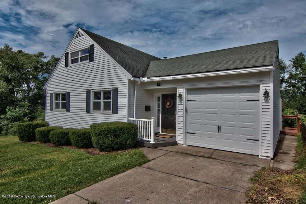 1319 Jefferson Ave, Scranton, PA 18509 - photo 1