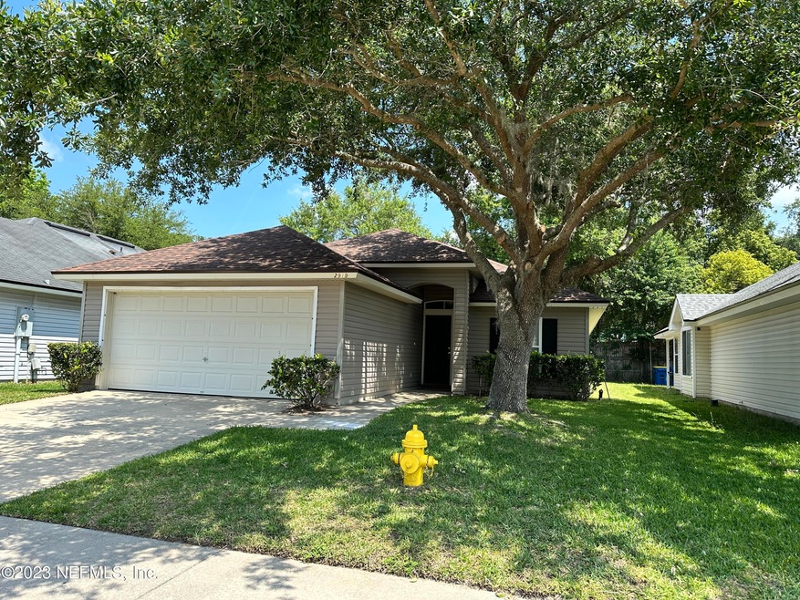 2919 Centerwood Dr N, Jacksonville, FL 32218 - photo 1