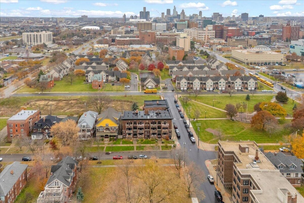 5336 Beaubien Blvd unit 17, Detroit, MI 48202 - photo 1