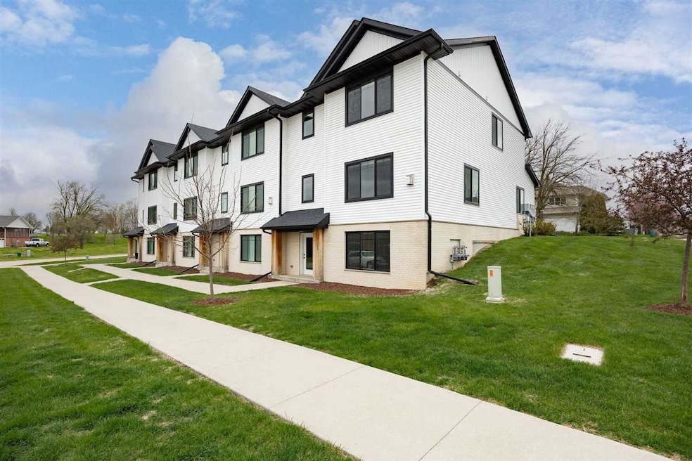 282 Kenneth Dr, Iowa City, IA 52245 - photo 1