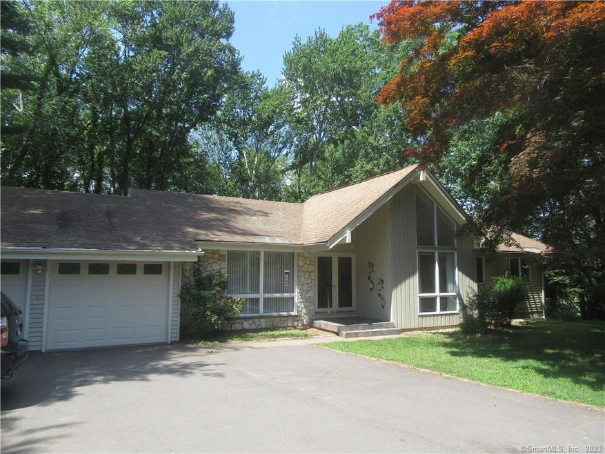 1113 N Main St, West Hartford, CT 06117 - photo 1