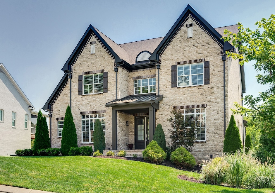 Welcome to 2156 Hartland Rd. in Harts Landmark Subdivision in Franklin!