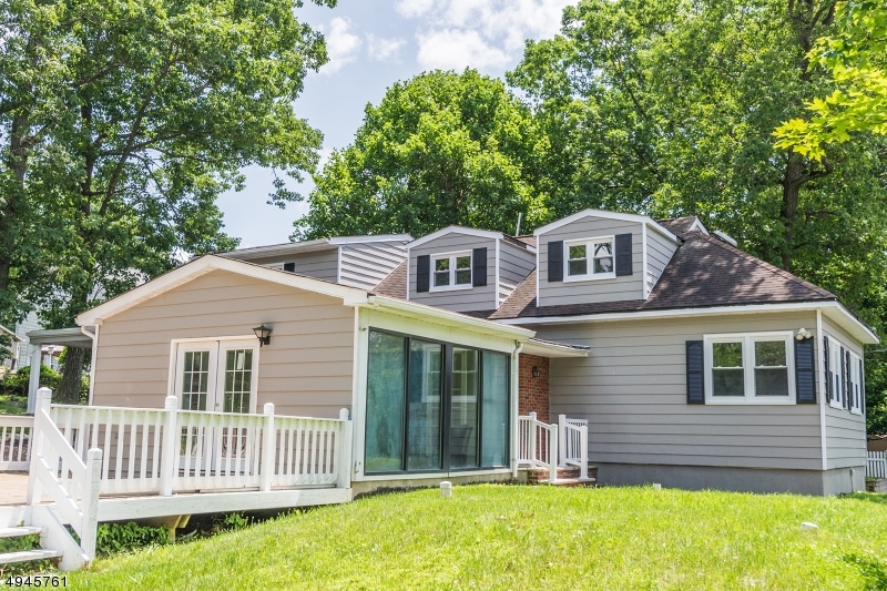 125 New York Ave, Lake Hopatcong, NJ 07849 - photo 1