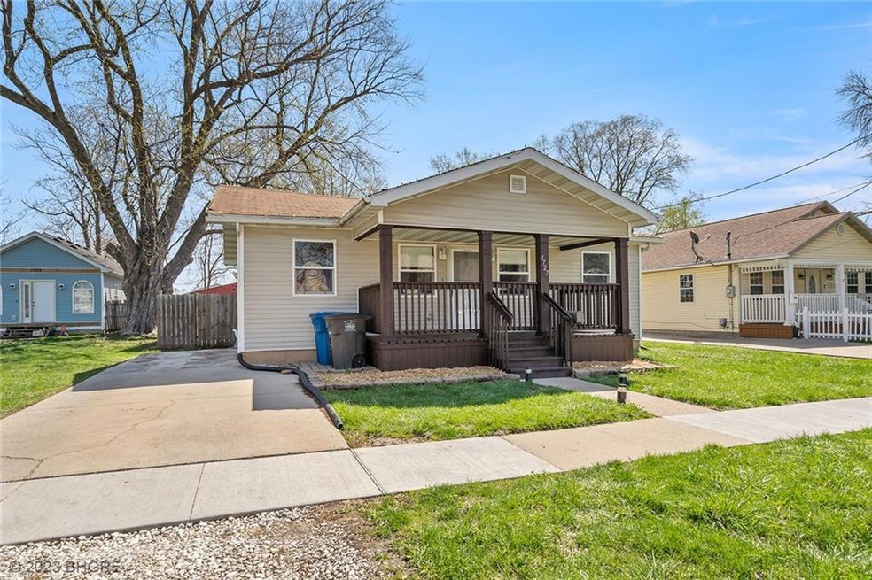 1727 E 24th St, Des Moines, IA 50317 - photo 1