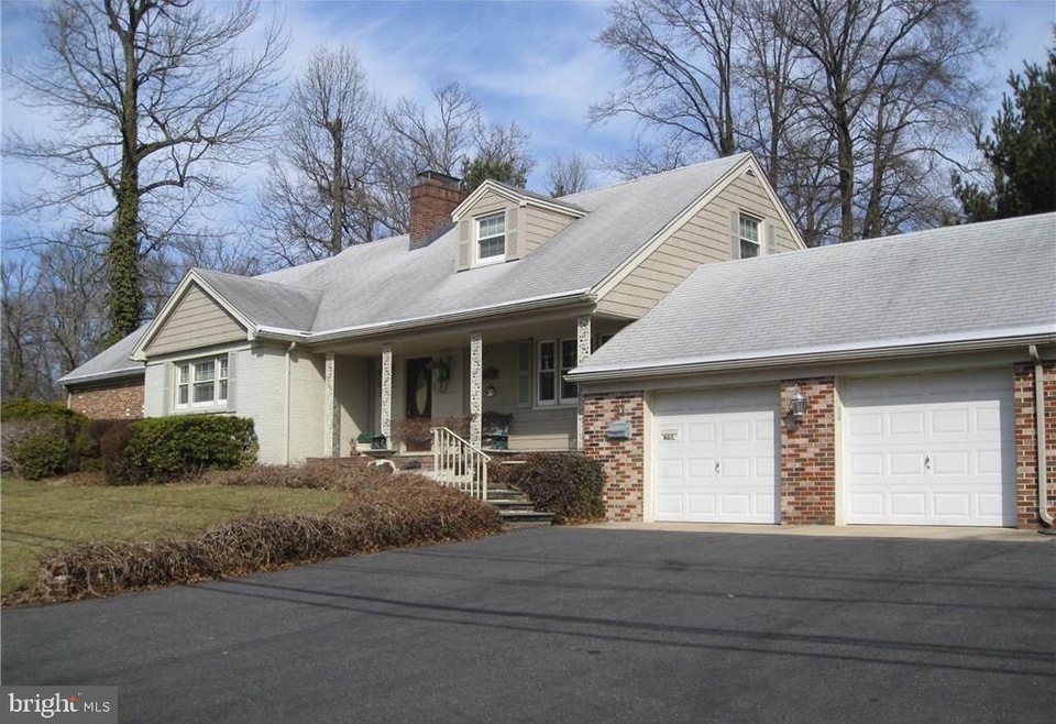 31 Mason Dr, Edison, NJ 08820 - photo 1