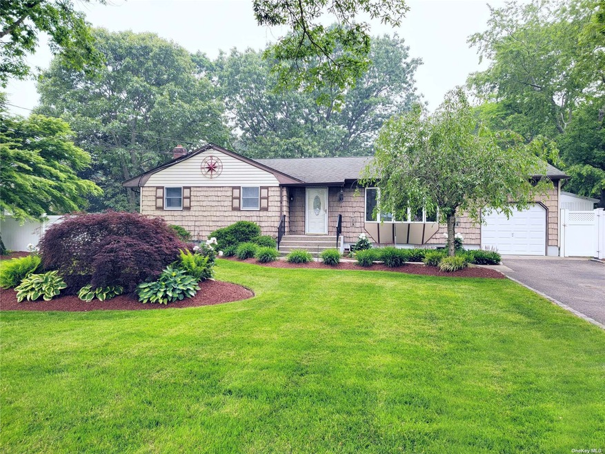 896 Ocean Ave, Bohemia, NY 11716 MLS ONE3483642