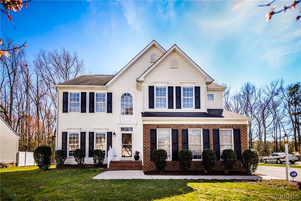 Gorgeous Transitional with Brick/Vinyl Siding and