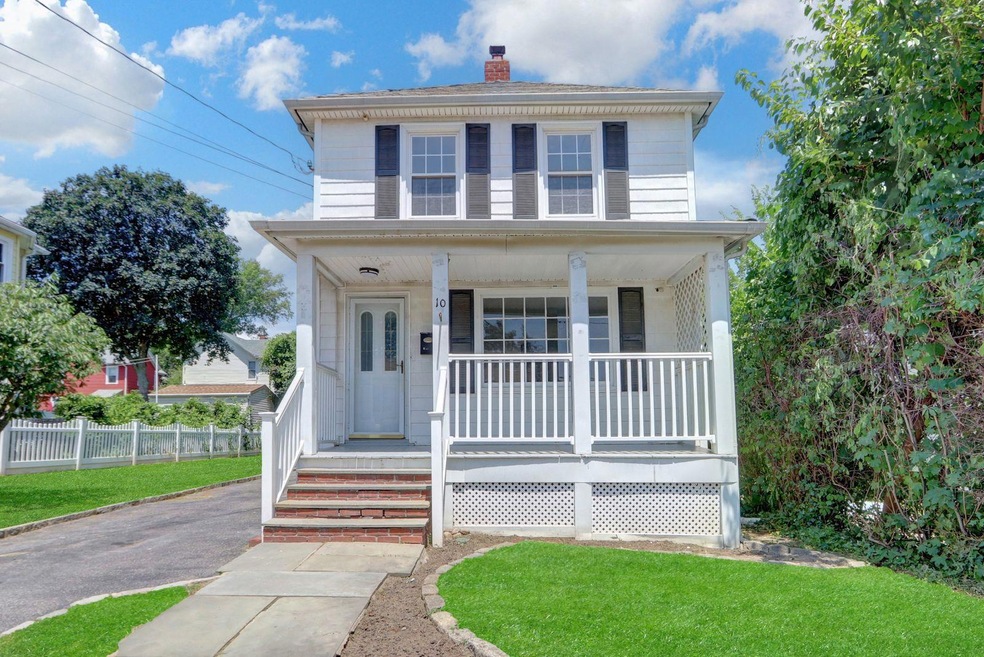 10 Valentine St, Glen Cove, NY 11542 - photo 1