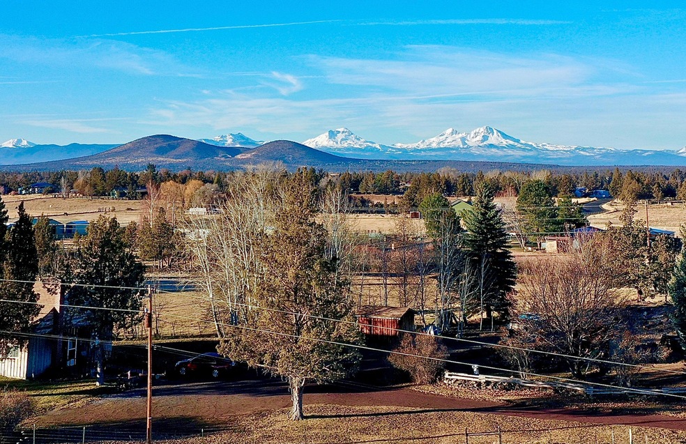 2930 NW 35th St, Redmond, OR 97756 - photo 1