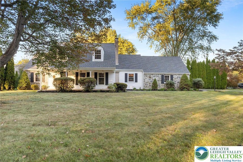 1560 Stafore Dr, Bethlehem, PA 18017 - photo 1