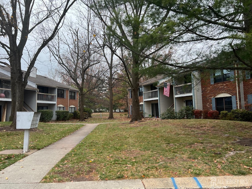 20 Crabapple Ln, Franklin Park, NJ 08823 - photo 1