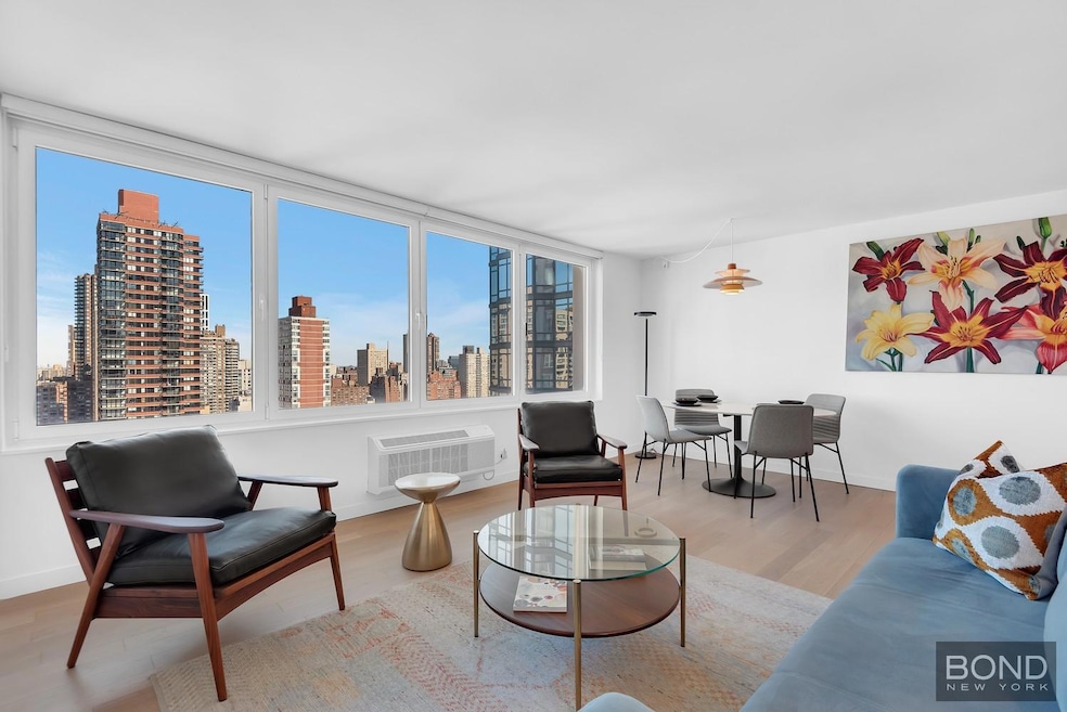 The Fontaine unit 26A, New York, NY 10021 - photo 1