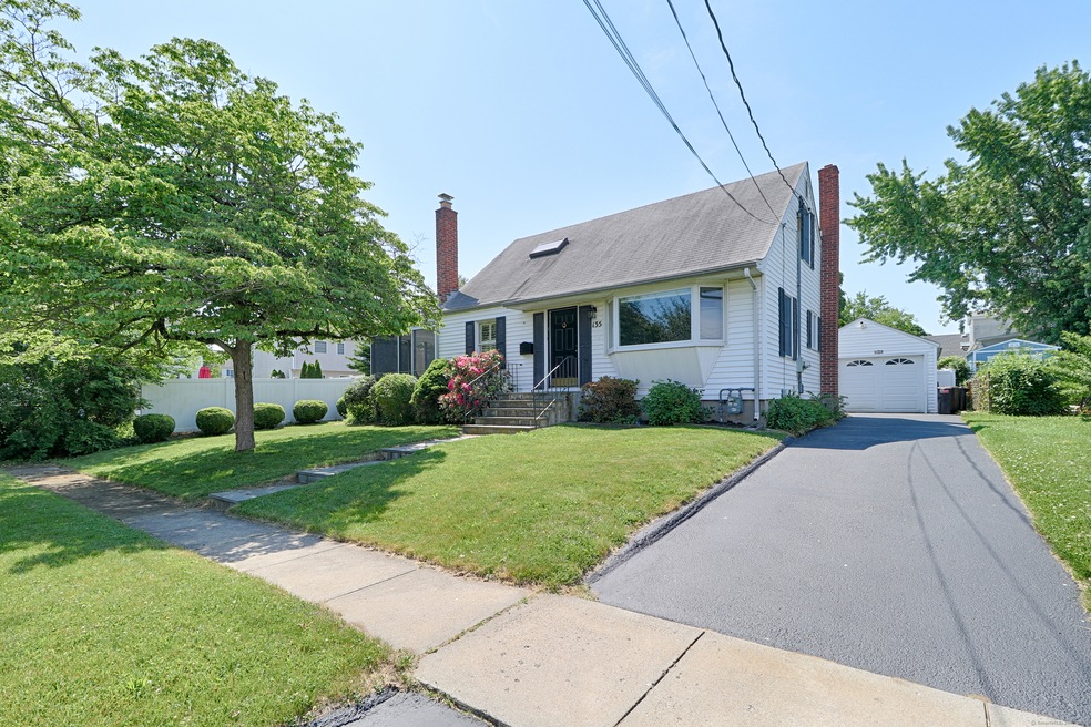 135 Ash St, Stratford, CT 06615 - photo 1
