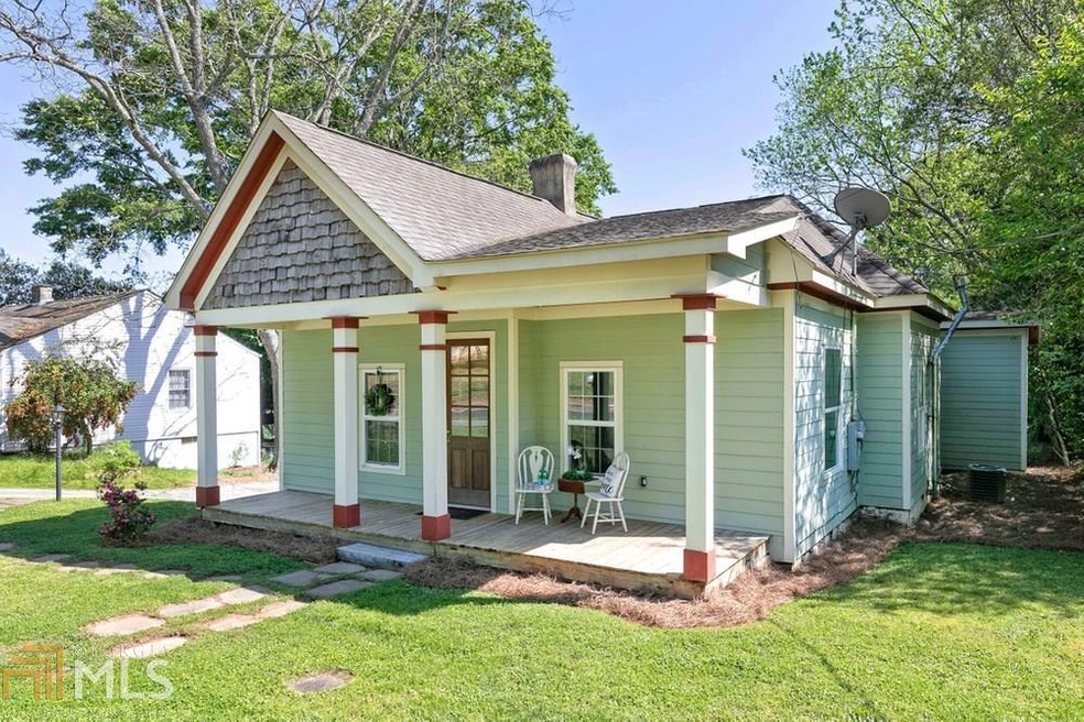 Renovated Marietta bungalow with detached garage j