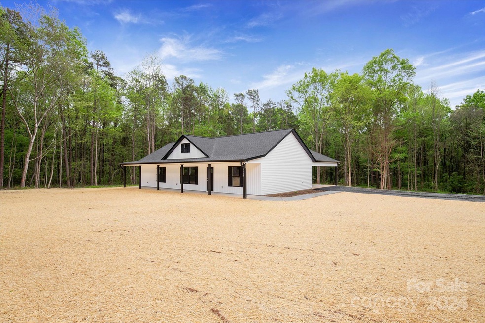1115 Lawrence Rd, Clover, SC 29710 - photo 1