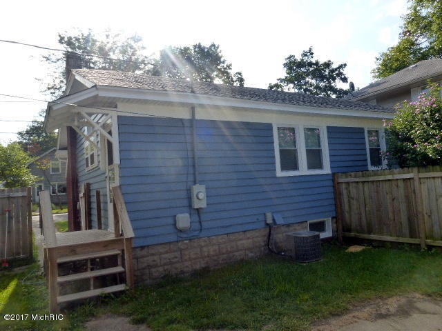 118 N 10th St, Niles, MI 49120 - photo 1