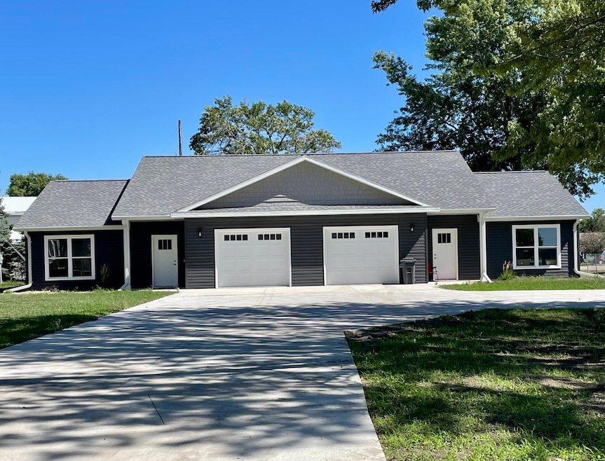 952 1st Ave W unit 2, Edgerton, MN 56128 - photo 1