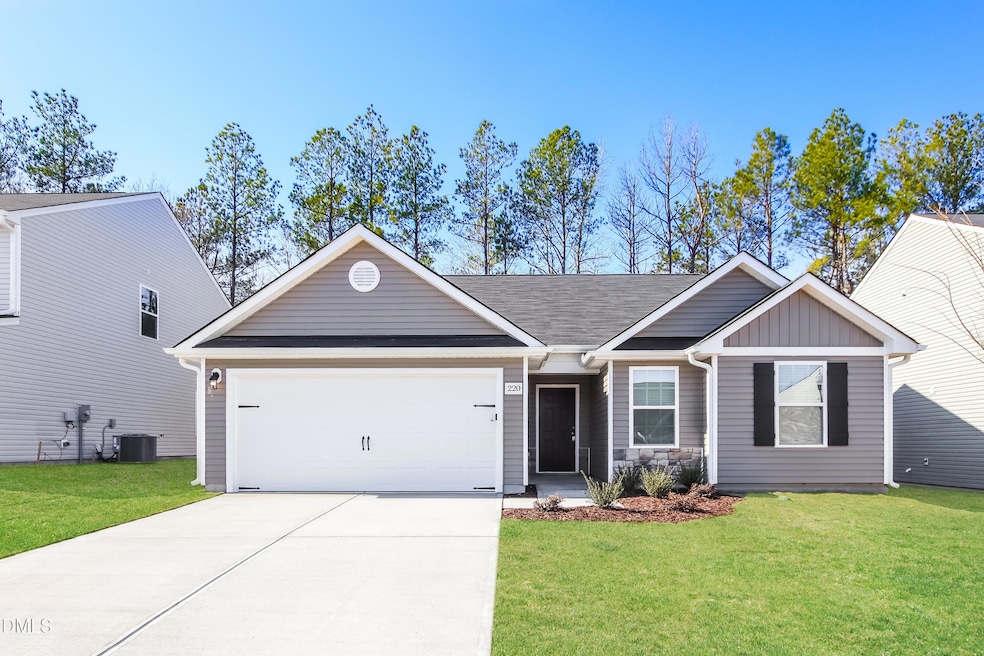 000-photo-front-view-13699419