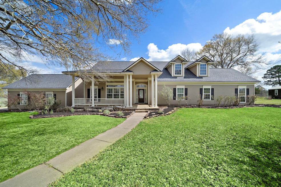 Welcome to Country Living!