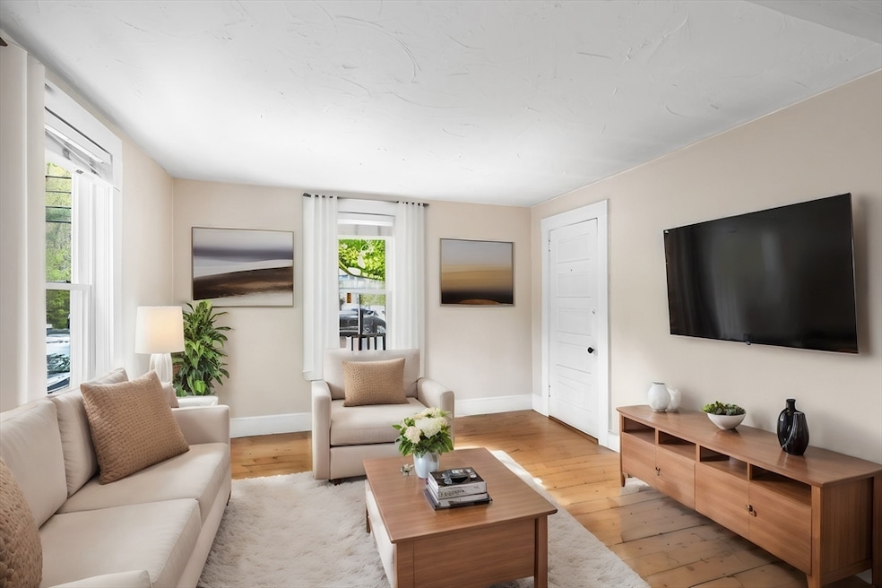 94 King St unit 1, Hanover, MA 02339 - photo 1