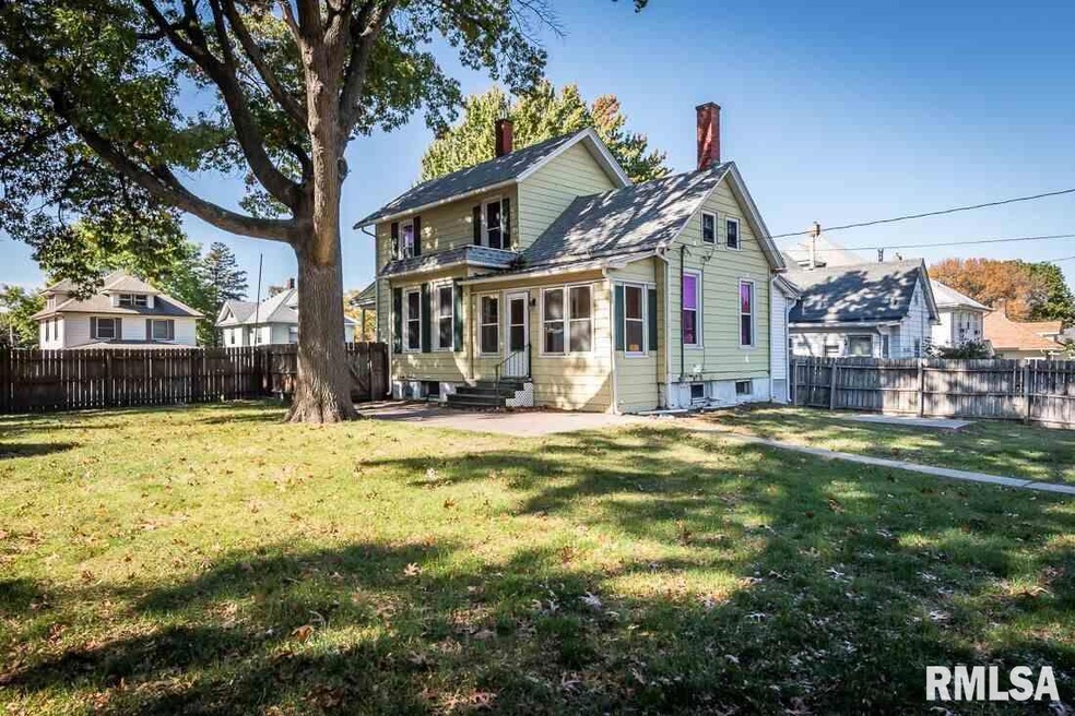 2017 N Marquette St, Davenport, IA 52804 - photo 1