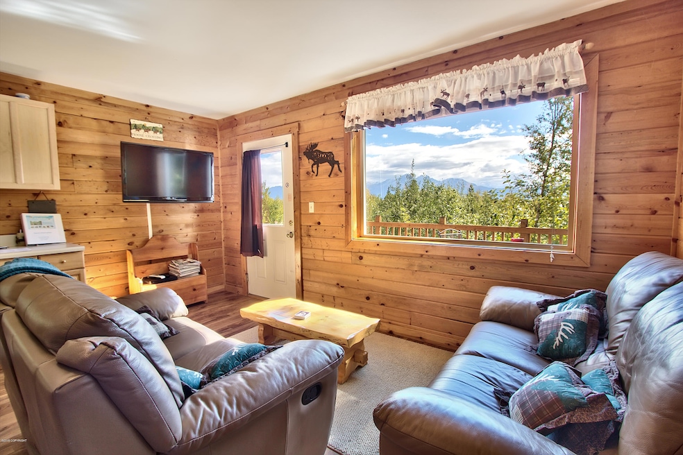 3002 E Mikey Circle Moose Manor