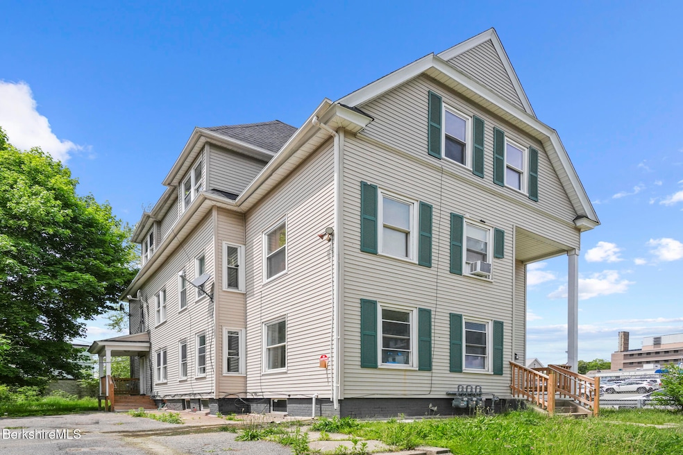 23 Ashton St, Worcester, MA 01605 - photo 1