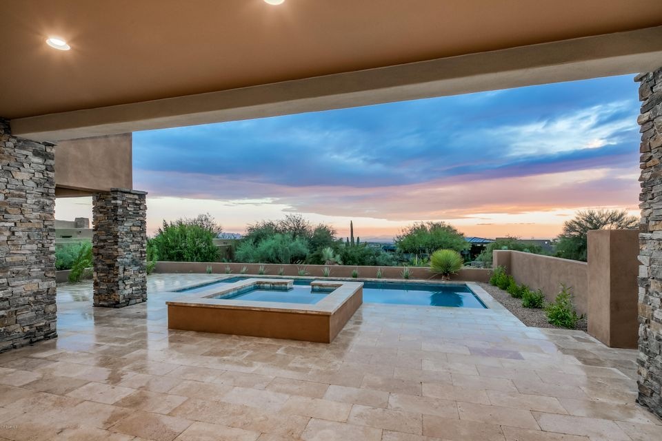 001_Outdoor Living Areas