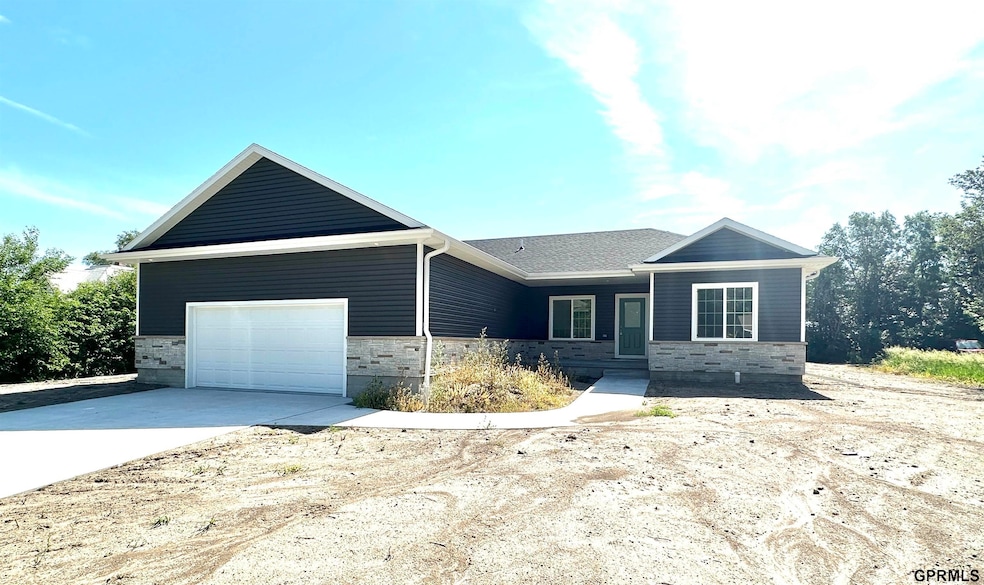 340 N Jefferson St, Bruning, NE 68322 - photo 1