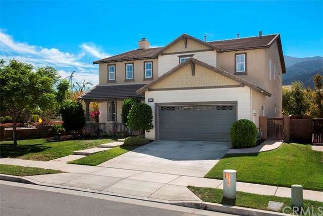 Look at the gorgeous curb appeal and professional 