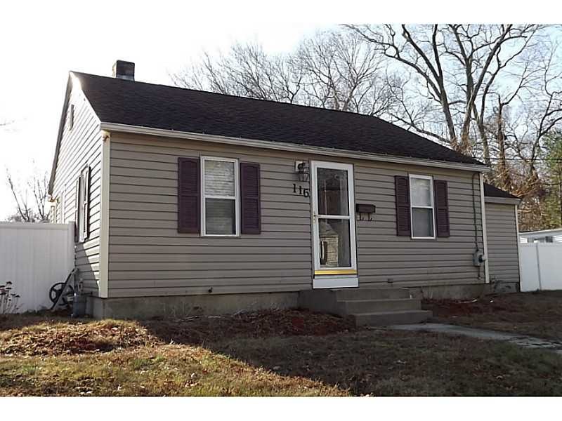 116 Vera St, Warwick, RI 02886 - photo 1
