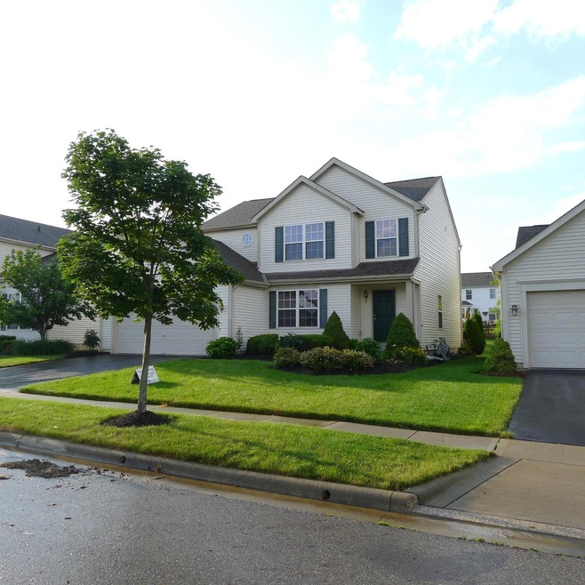 1608 Grove Hill Dr, Columbus, OH 43240 - photo 1