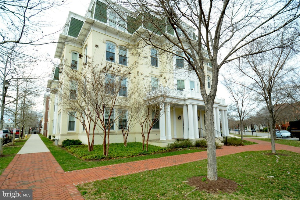 900 N Washington St unit 105E, Alexandria, VA 22314 - photo 1